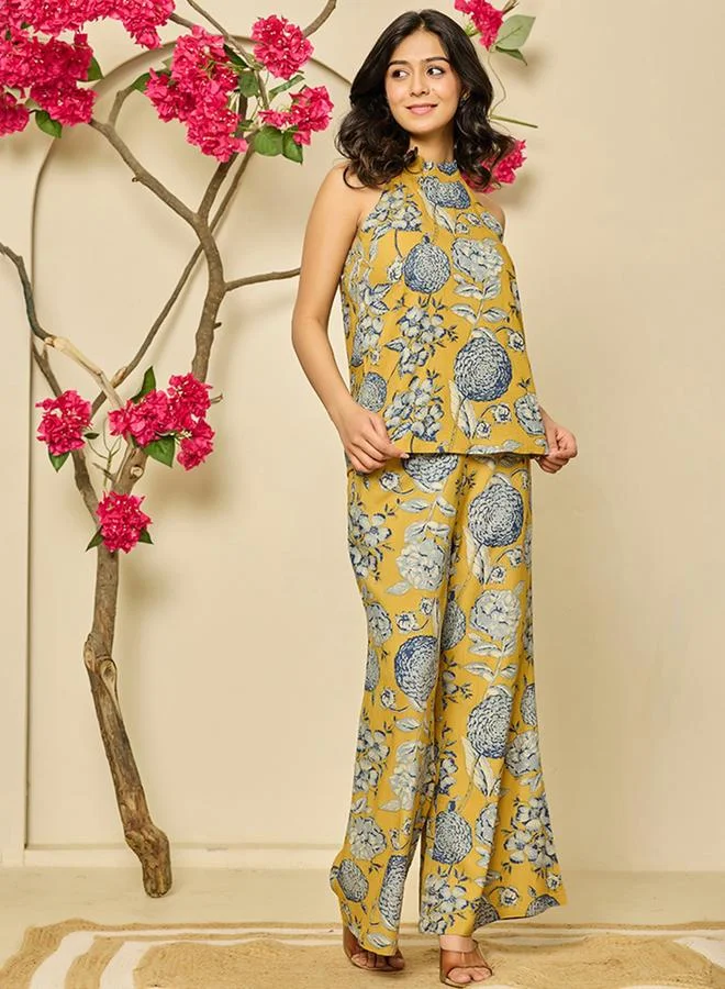 ملائم طقم نسائي فيسكوز أصفر بطبعة وياقة هالتر